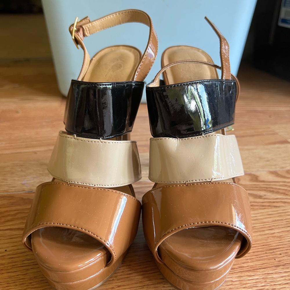 brown heels - Picture 2 of 7